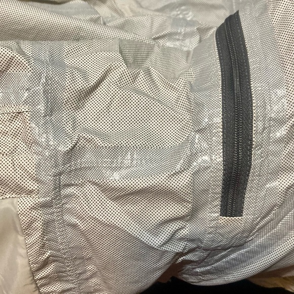 North Face Hyvent 2.5L windbreaker - Picture 6 of 8